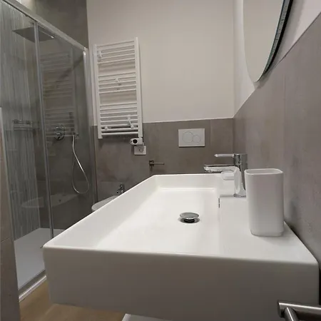 Sfreg - E Guest house